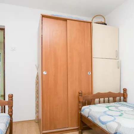 1 Apartment