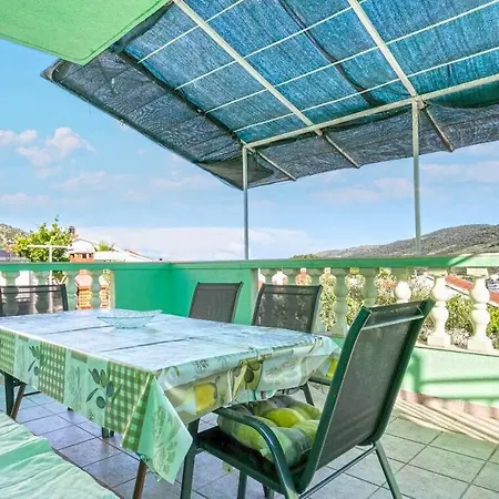 1 Apartment Marina