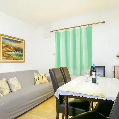 1 Apartment